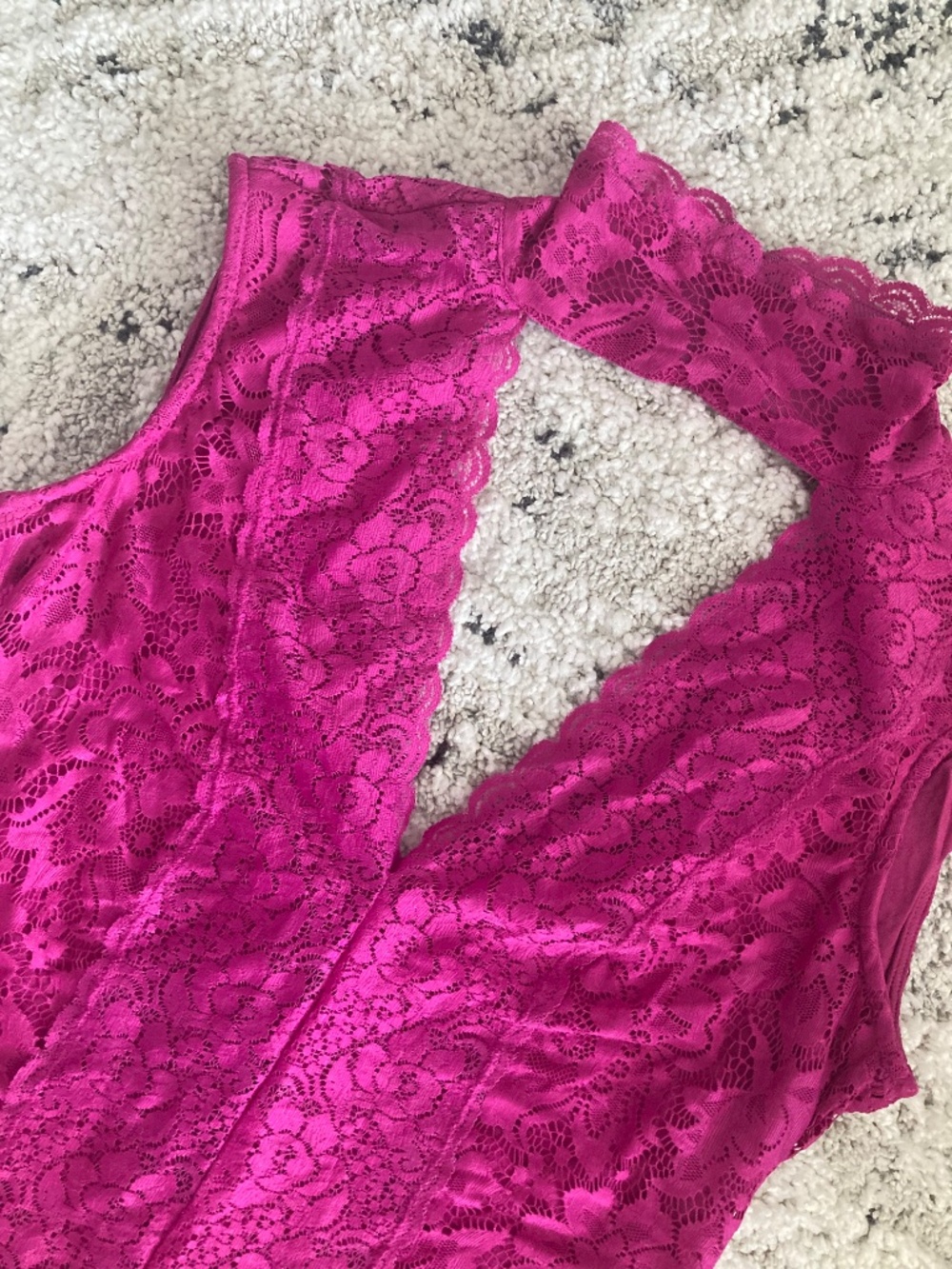 Bebe purple fuchsia mock neck floral lace sleeveless deep v neck top xs - Picture 2 of 3